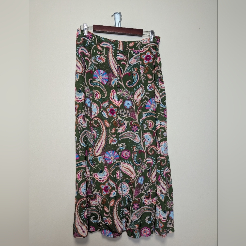 LOFT Size 8 Midi Skirt Green Paisley Floral Boho Print Lightweight